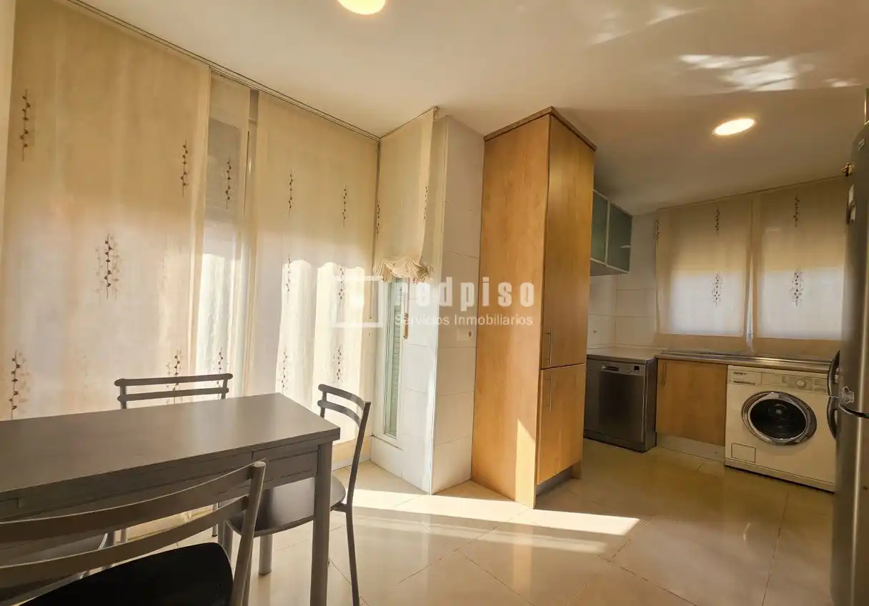 Vista exterior de Casa o xalet en venda en Camarena amb Aire condicionat, Calefacció i Terrassa