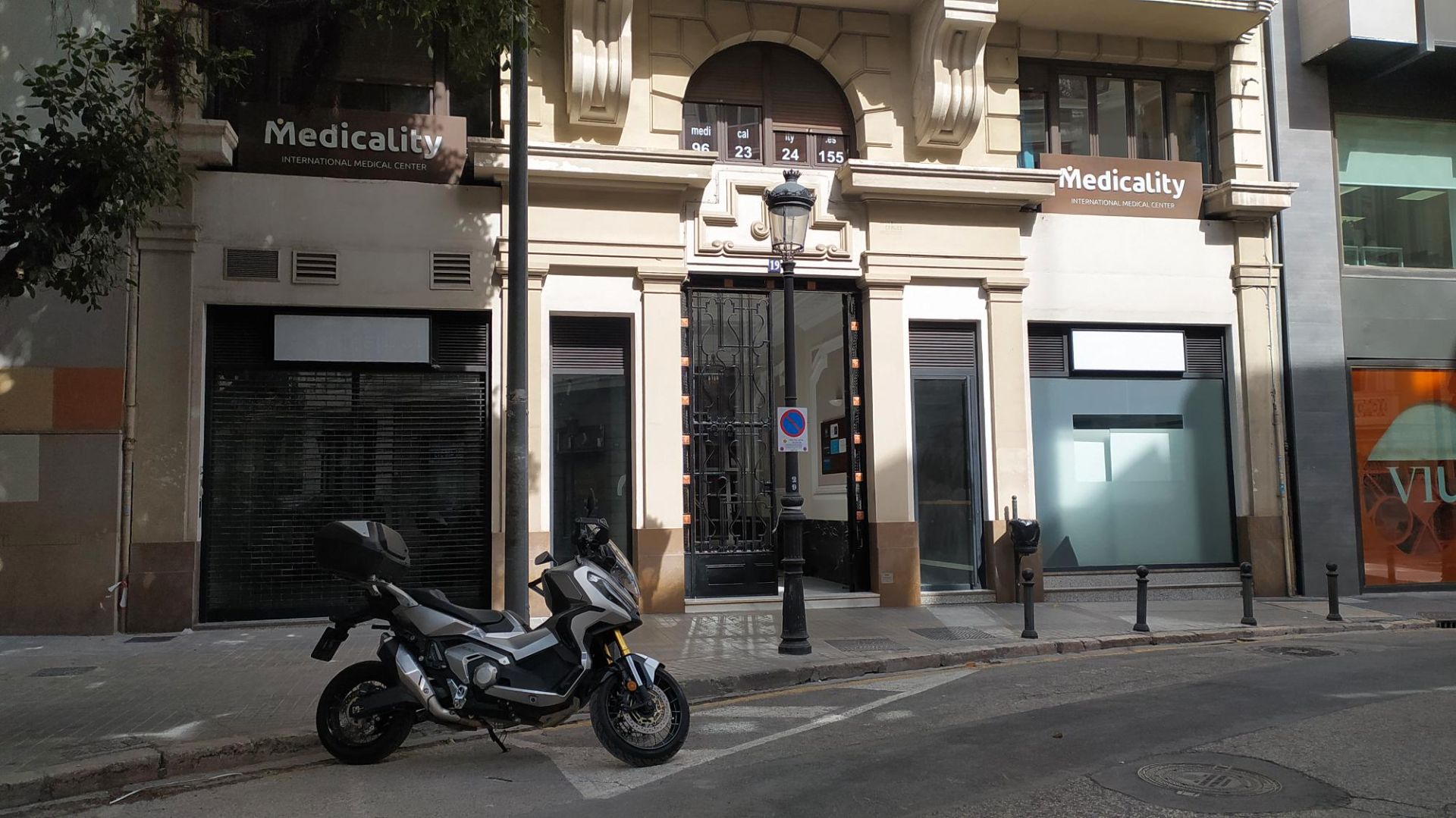 Vista exterior de Local de alquiler en  Valencia Capital con Aire acondicionado
