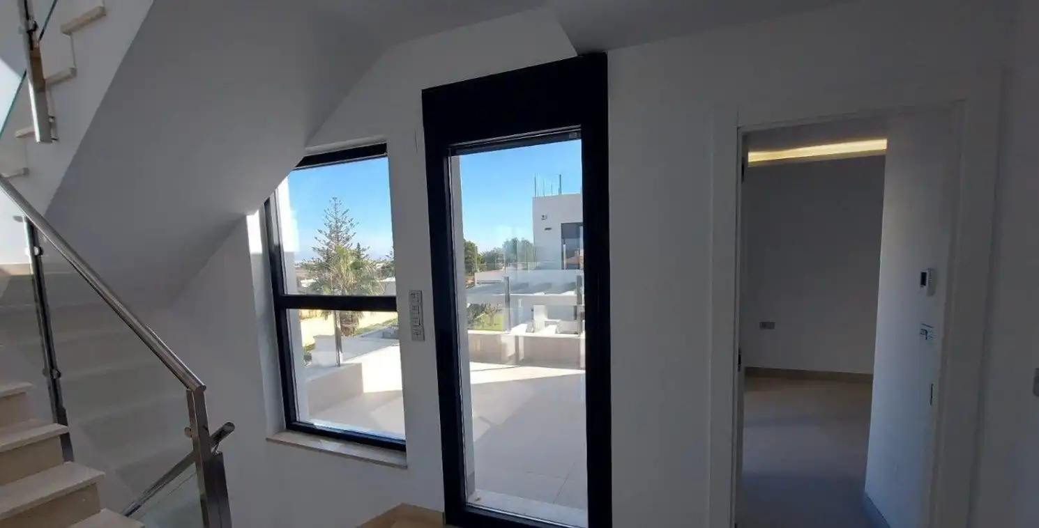 Chalet con terraza en venta en Los Balcones - Los Altos, imagen 14