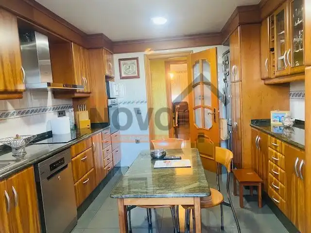 Piso con ascensor en venta en Colon