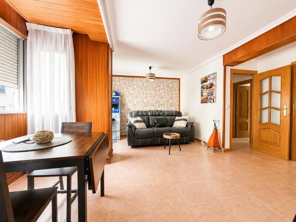 Sala d'estar de Pis en venda en Madrid amb Aire condicionat