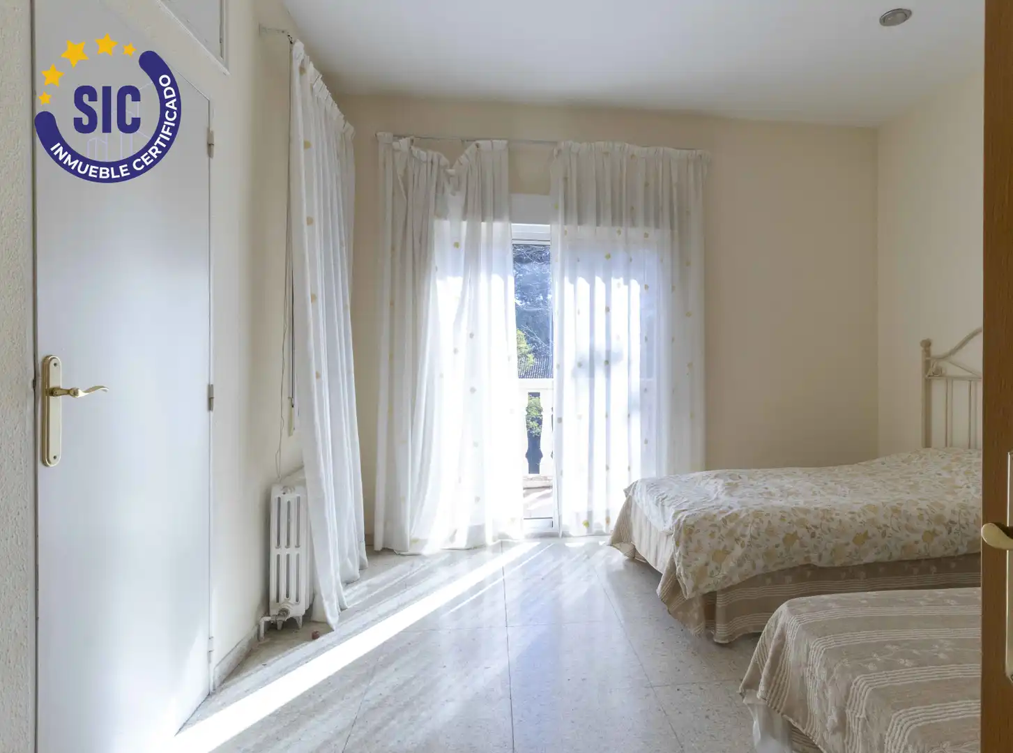 Habitación de Casa o chalet en venta en Torrent con Aire acondicionado, Jardín privado y Terraza