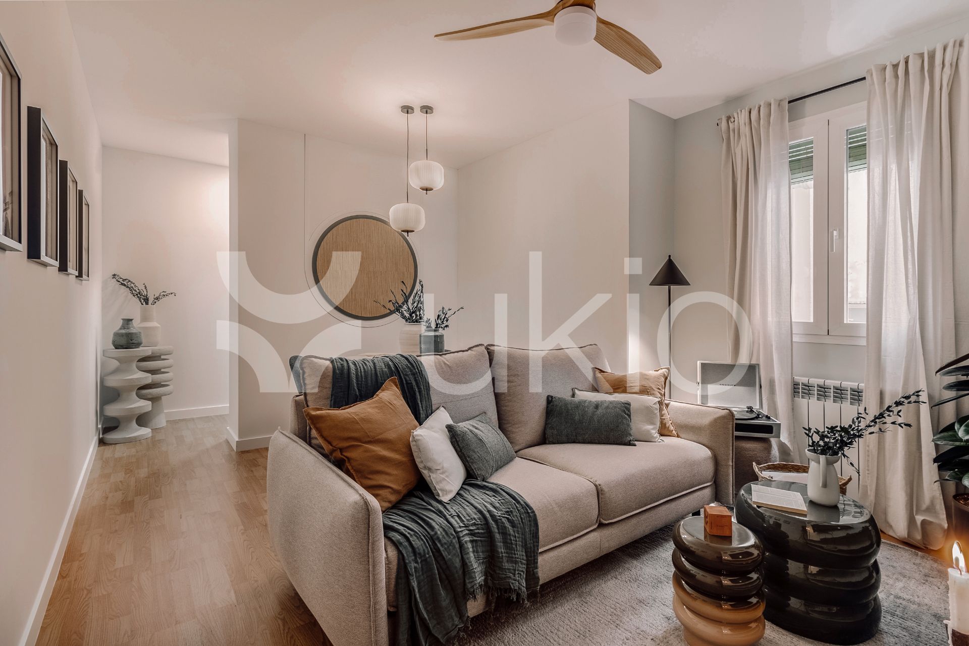 Living room of Flat to rent in  Madrid Capital  with Air Conditioner, Heating and Furnished