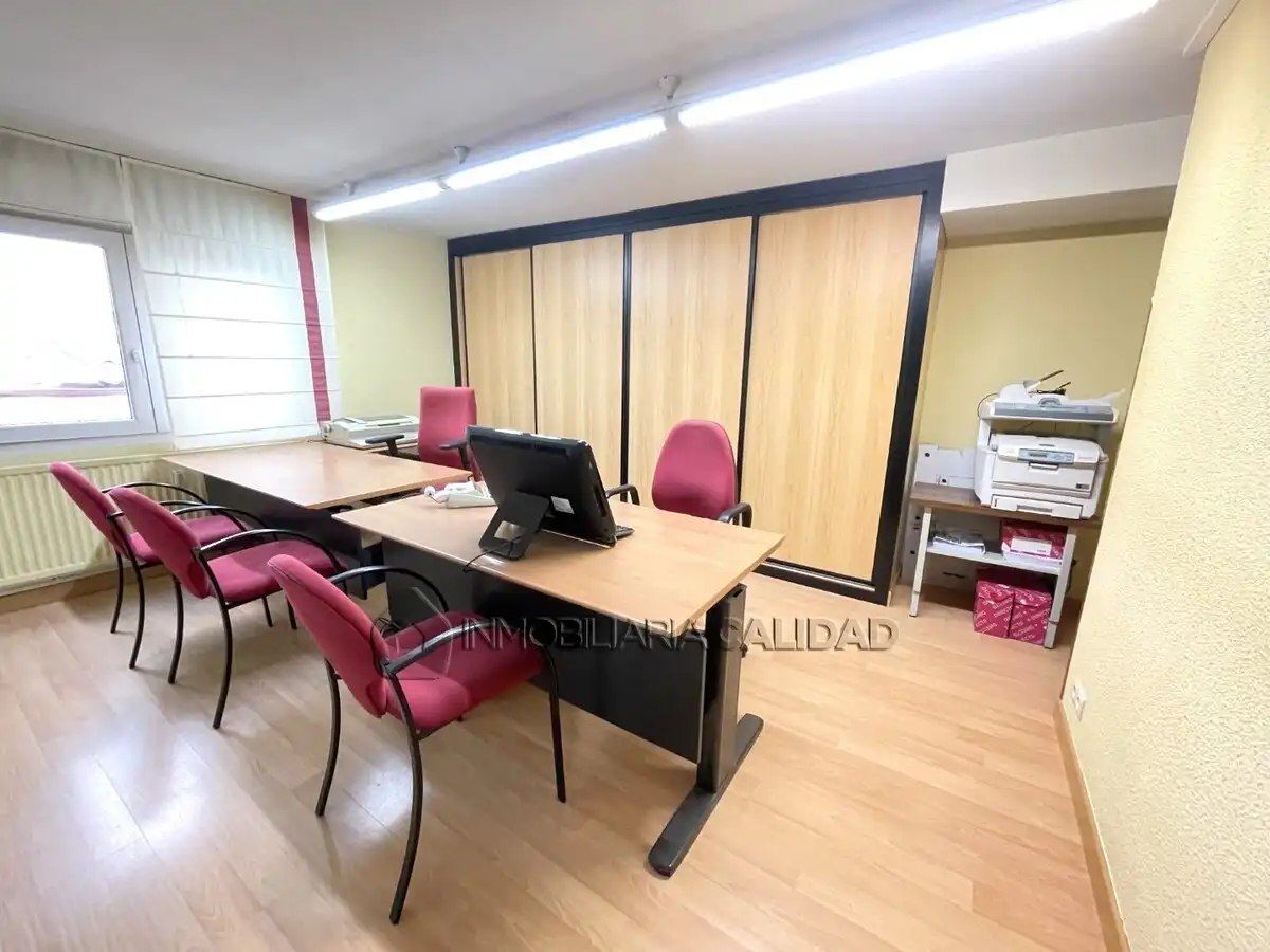 Oficina en venda en Burgos amb Calefacció