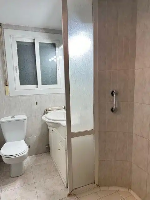 Baño de Piso en venta en Manresa con Calefacción, Terraza y Balcón