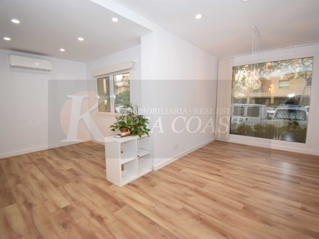 Living room of Flat for sale in Fuengirola  with Air Conditioner, Private garden and Community pool