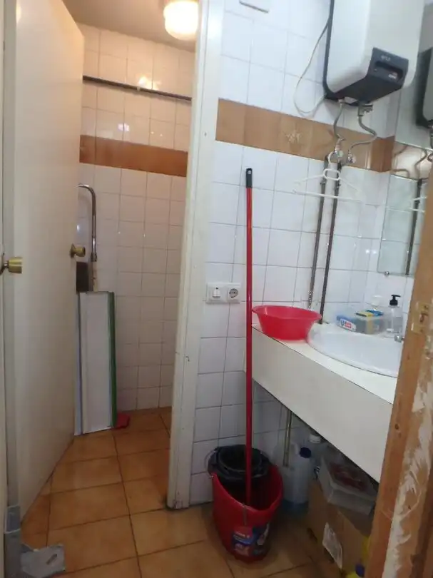 Badezimmer von Geschaftsraum zur Miete in  Pamplona / Iruña mit Klimaanlage