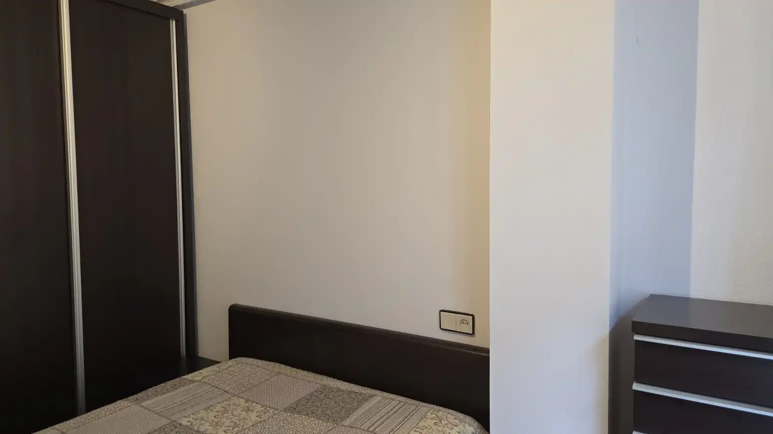 Bedroom of Flat for rent in Gijón   with Heating and Parquet flooring