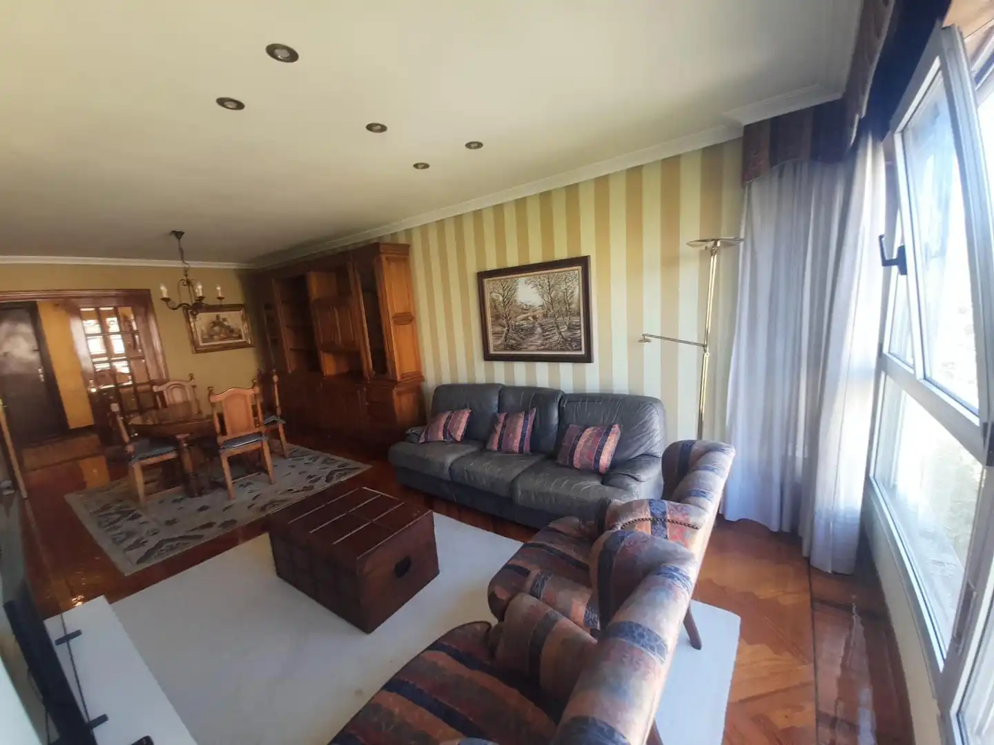 Sala d'estar de Pis de lloguer en Santander amb Calefacció, Parquet i Moblat