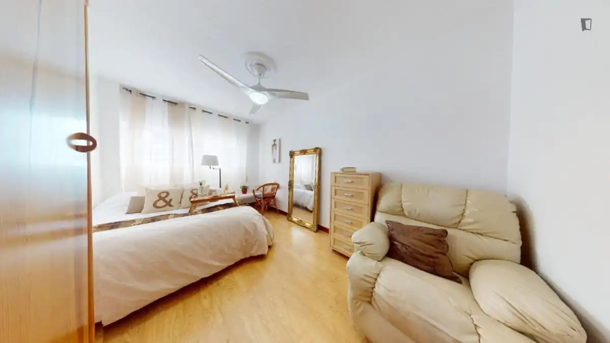 Habitación de Apartamento de alquiler en Madrid con Aire acondicionado, Calefacción y Amueblado