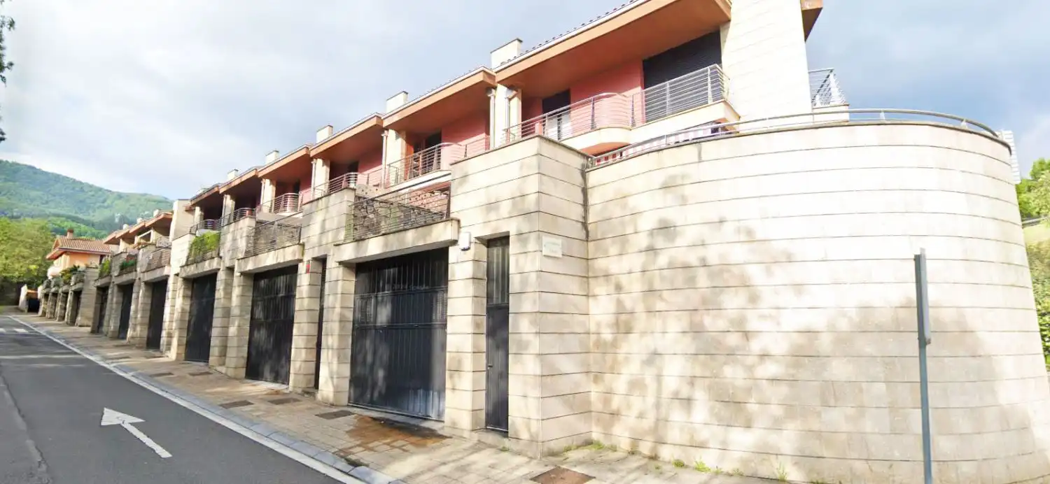 Vista exterior de Casa adosada en venta en Oñati con Calefacción y Terraza
