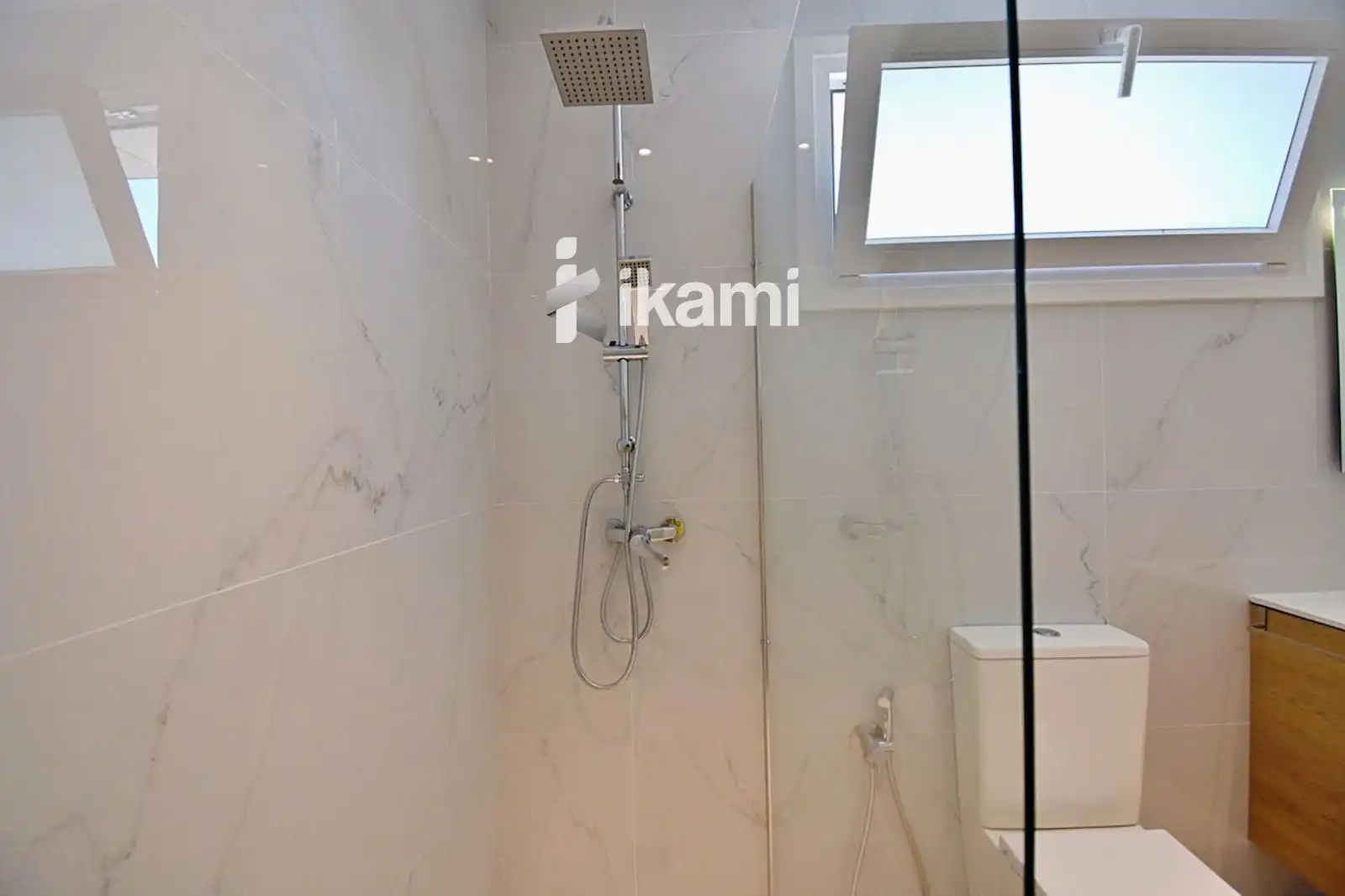 Bathroom of Houses for sale in Chiloeches  with Air Conditioner and Alarm