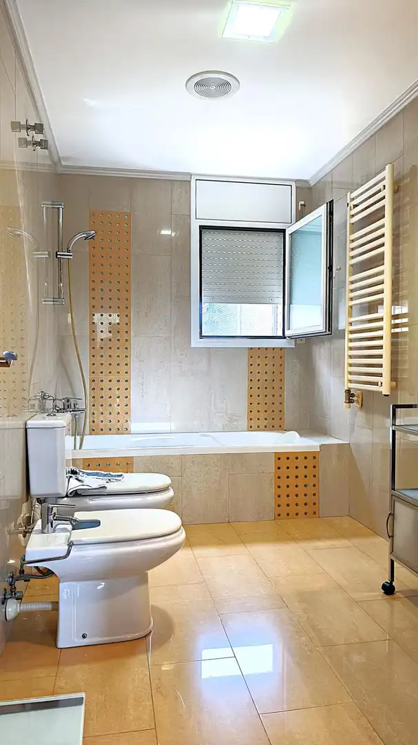 Badezimmer von Haus oder Chalet zum Verkauf in Sant Salvador de Guardiola mit Privatgarten, Terrasse und Schwimmbad