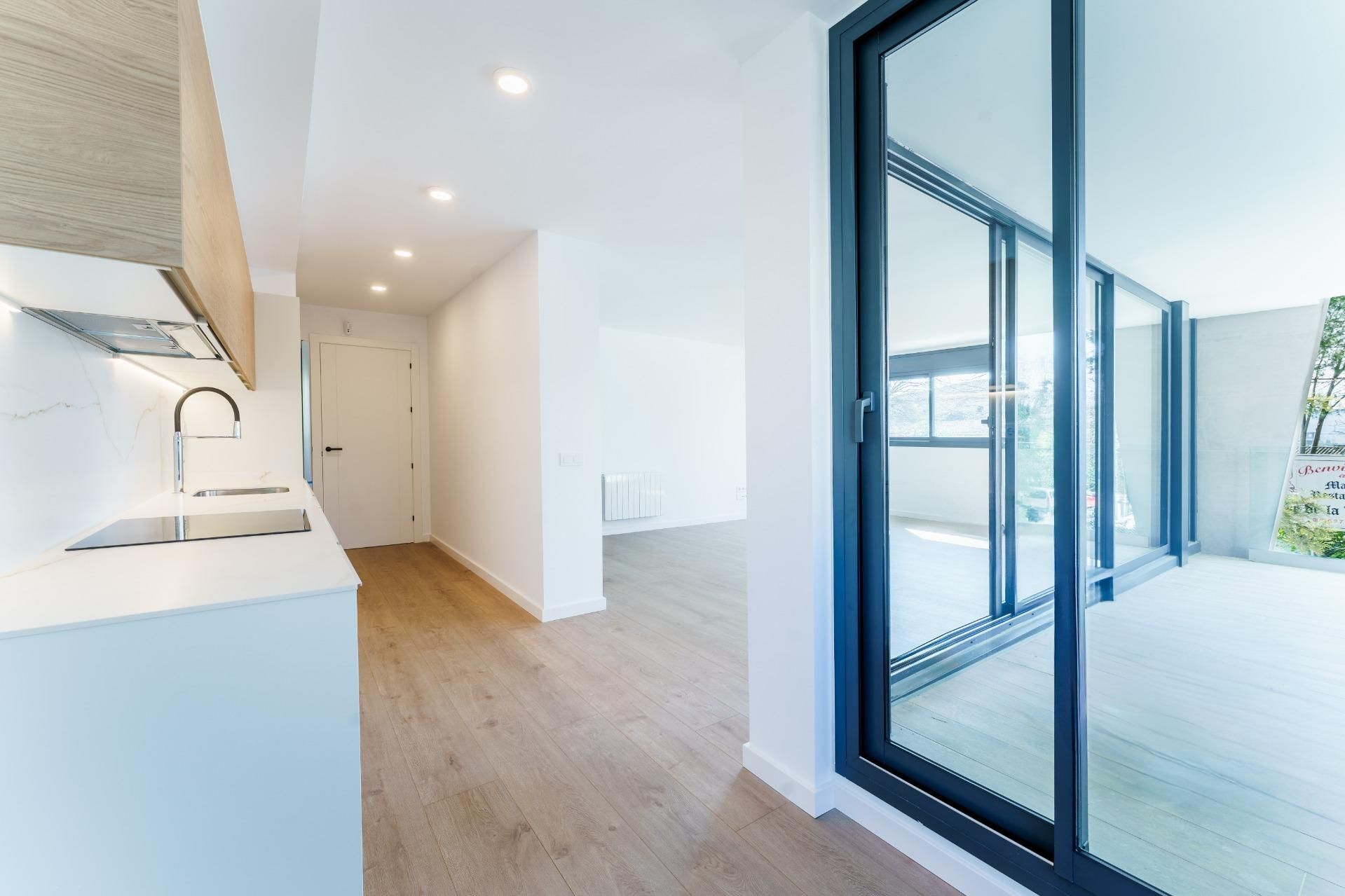 Flat for sale in Rubí  with Air Conditioner, Parquet flooring and Terrace