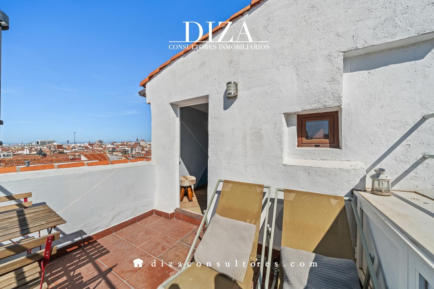 Exterior view of Duplex for sale in  Madrid Capital  with Air Conditioner, Heating and Terrace