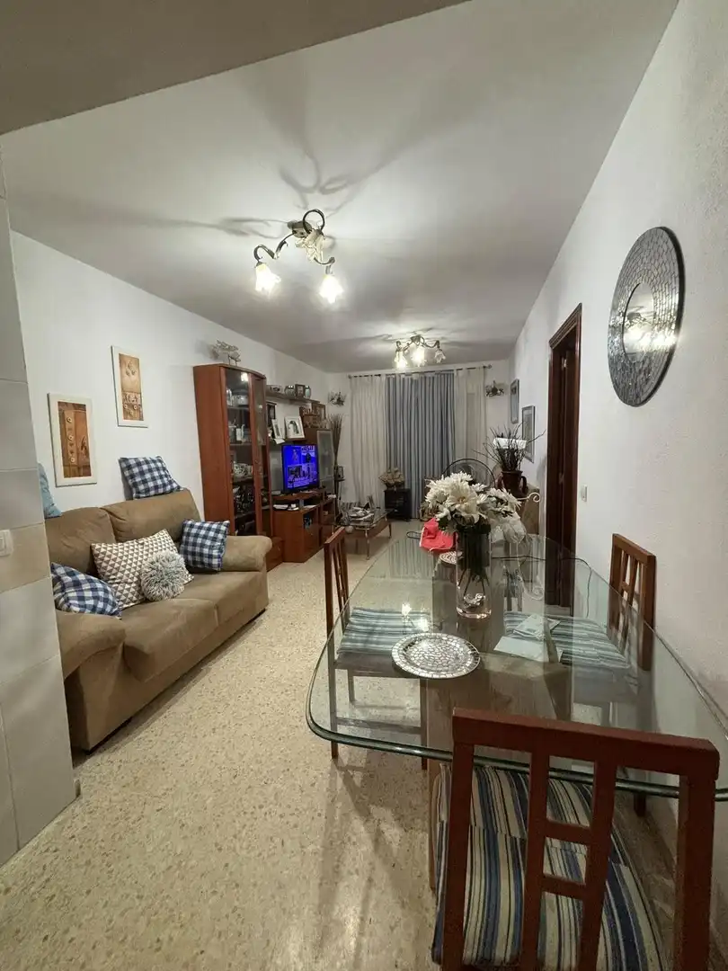 Living room of Apartments for sale in San Bernabé
