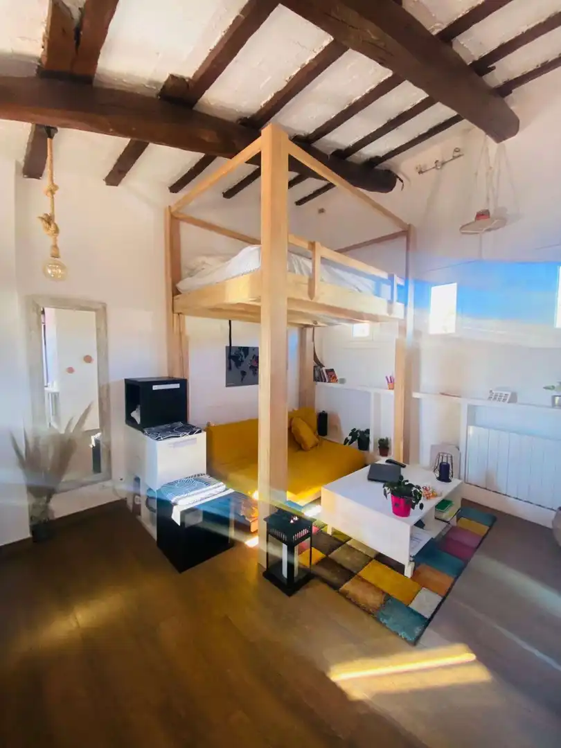 Habitación de Estudio para compartir en  Barcelona Capital con Aire acondicionado, Terraza y Amueblado