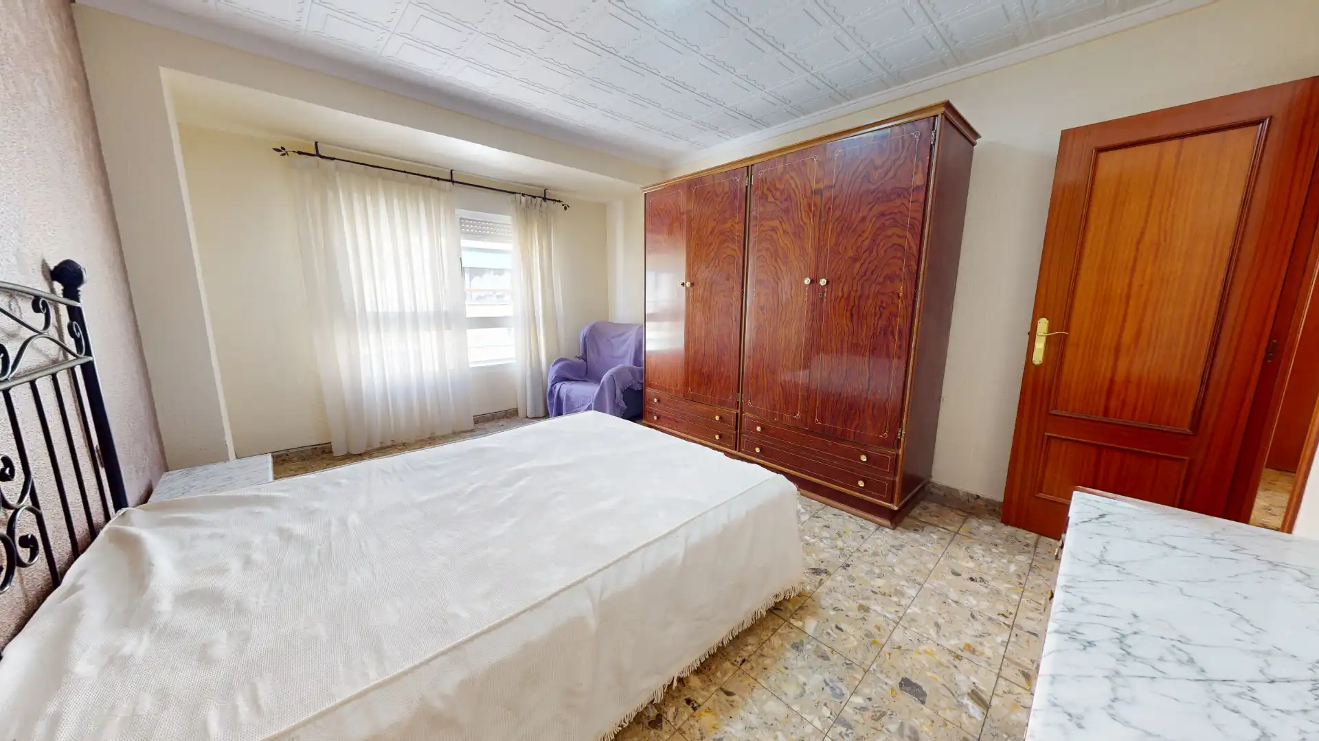 Habitación de Piso en venta en Elda
