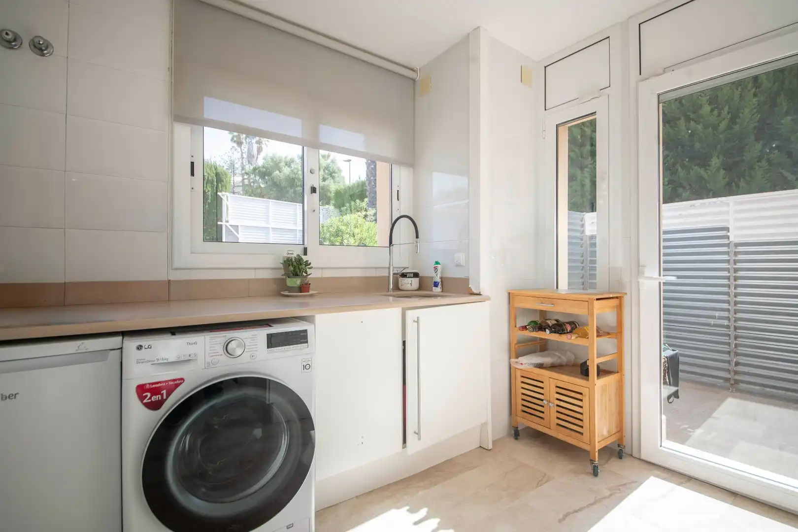 Cocina de Casa o chalet en venta en Alella con Aire acondicionado, Calefacción y Jardín privado