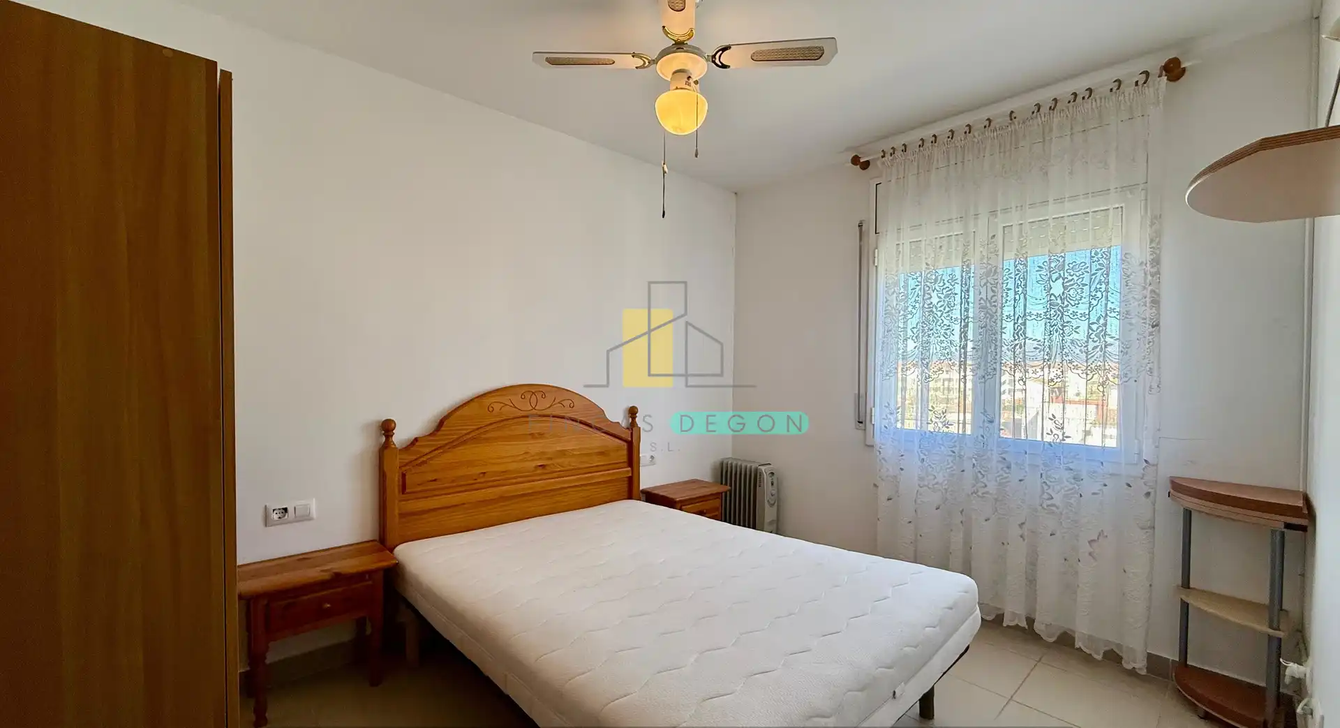 Habitación de Apartamento en venta en Empuriabrava con Calefacción, Terraza y Amueblado
