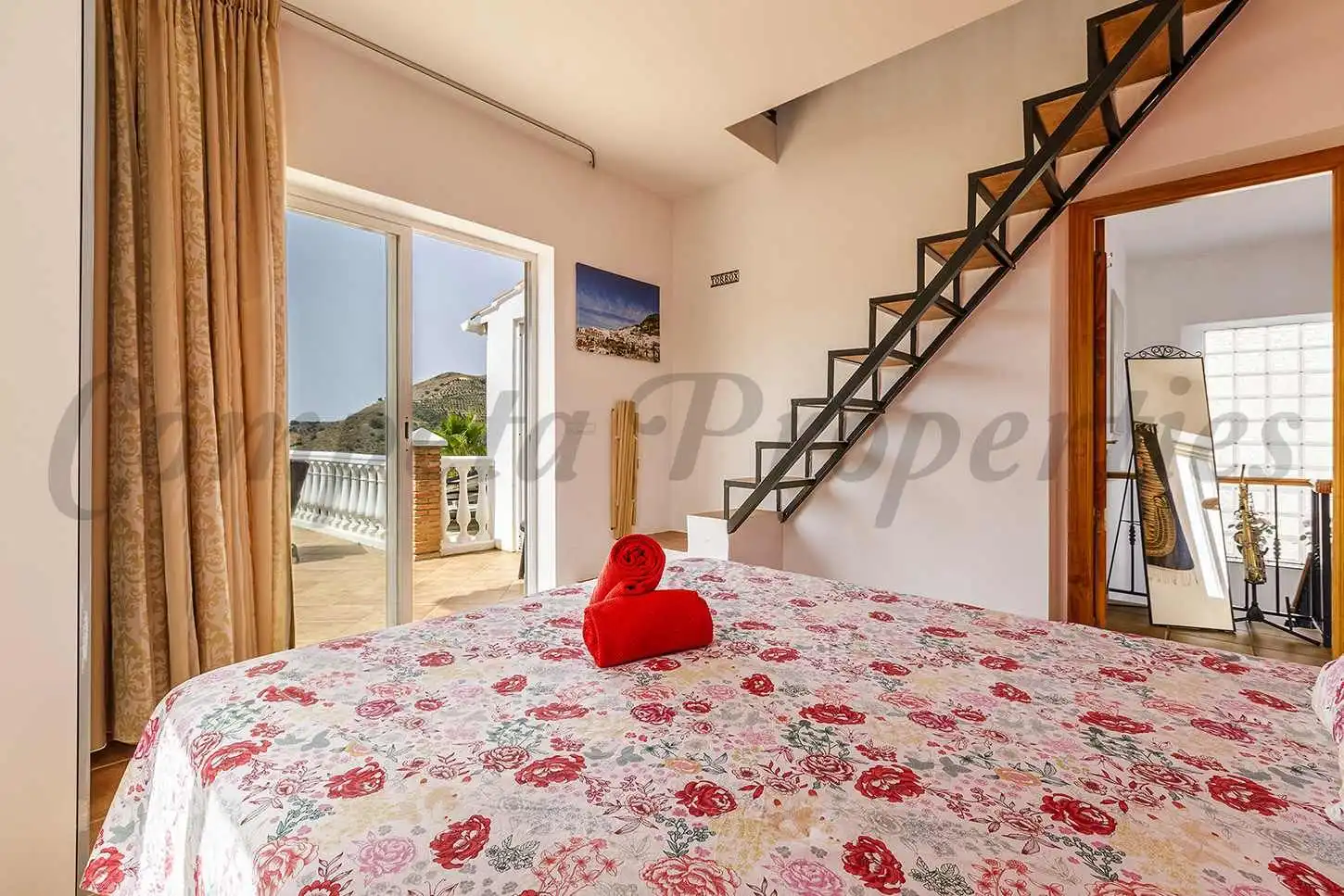 Casa amb piscina en venda a Sayalonga, imagen 14