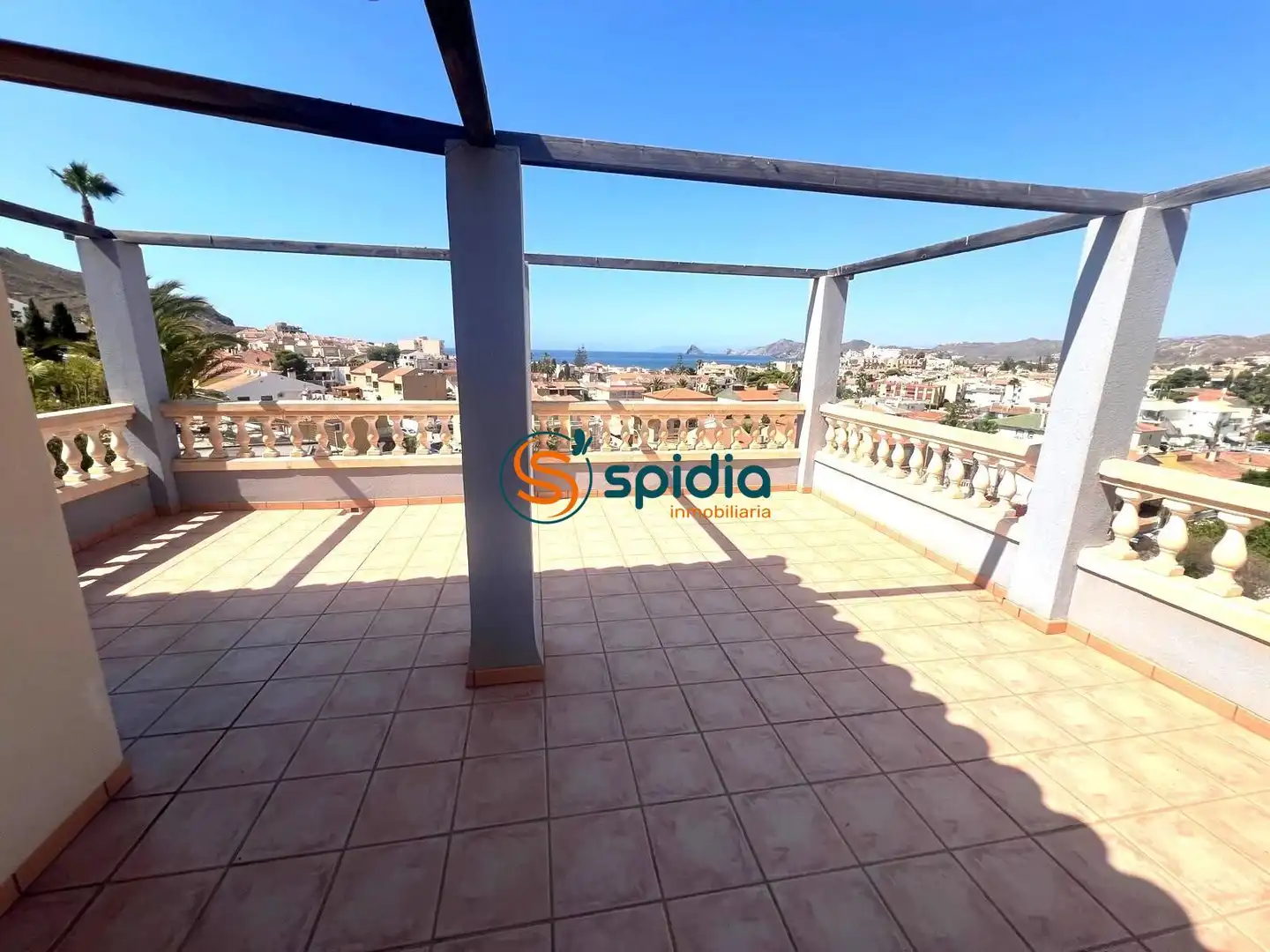 Vista exterior de Edificio en venta en Águilas