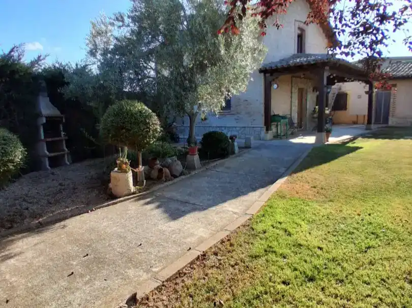 Vista exterior de Casa o xalet en venda en Villarramiel amb Aire condicionat i Balcó