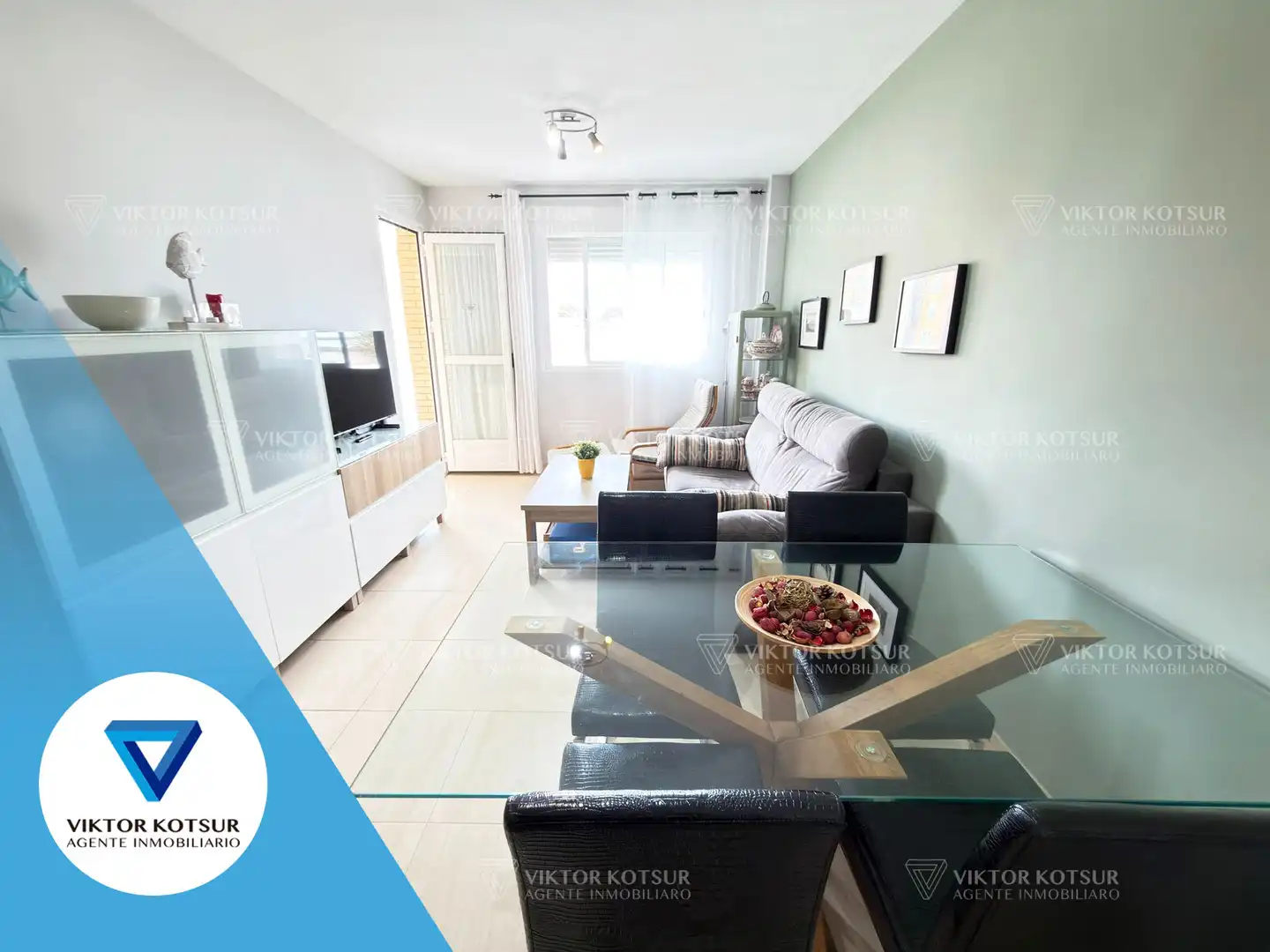 Living room of Flat for sale in Roquetas de Mar  with Air Conditioner, Terrace and Furnished