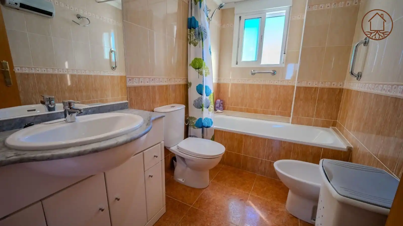 Bany de Apartament en venda en Guardamar del Segura amb Aire condicionat, Terrassa i Traster