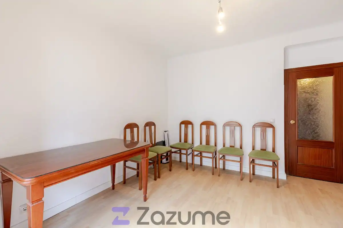 Pis de lloguer a C. Zumel, Simancas