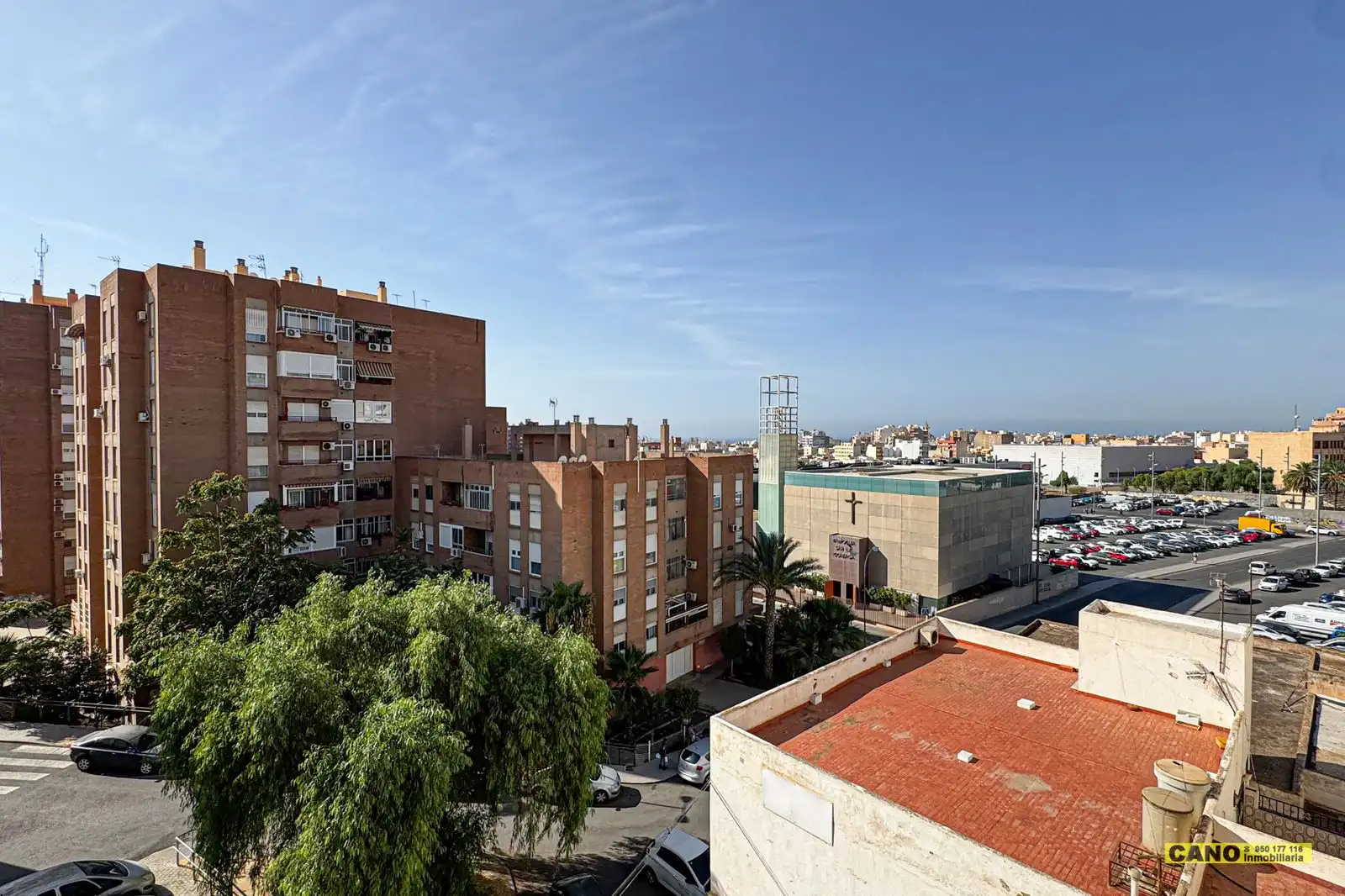 Vista exterior de Pis en venda en Almería
