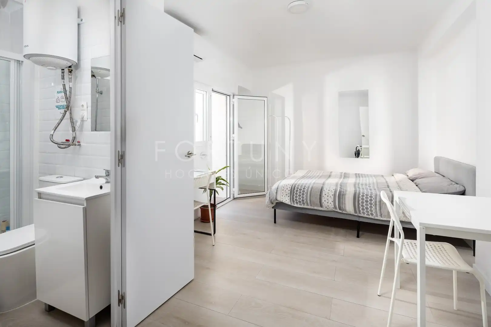Bedroom of Flat for sale in Málaga  with Air Conditioner, Terrace and Furnished