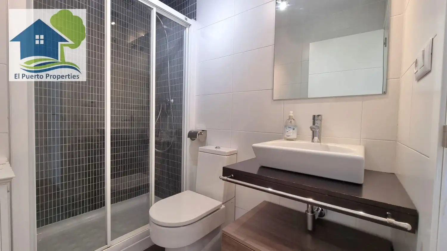 Baño de Piso de alquiler en El Puerto de Santa María con Aire acondicionado, Calefacción y Amueblado