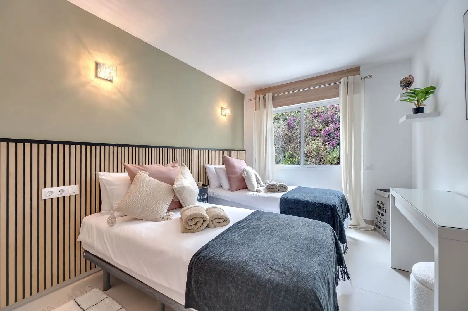 Dormitori de Apartament en venda en Marbella amb Terrassa, Traster i Moblat