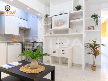 Cuina de Apartament en venda en  Madrid Capital amb Aire condicionat i Terrassa