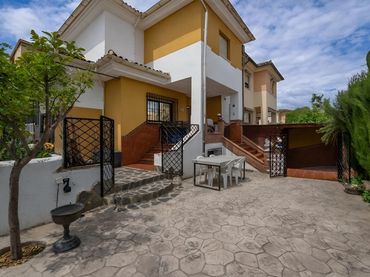 Maison jumelée avec balcon à vendre à Camino CALLE DE ALBARRATE