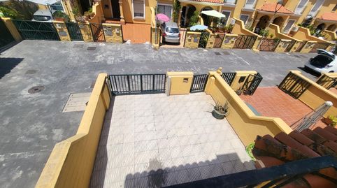 Foto 3 de Casa adosada de alquiler en El Rinconcillo, Algeciras