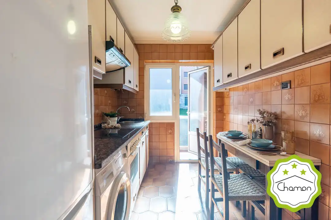 Cocina de Piso en venta en Bilbao  con Calefacción, Jardín privado y Amueblado