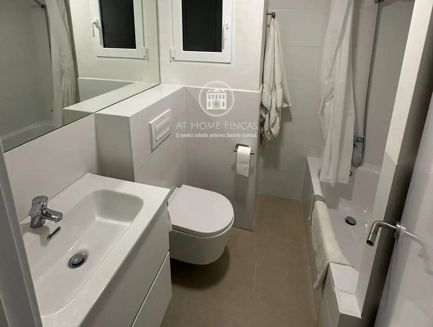 Badezimmer von Wohnung zum Verkauf in El Vendrell mit Klimaanlage, Heizung und Terrasse