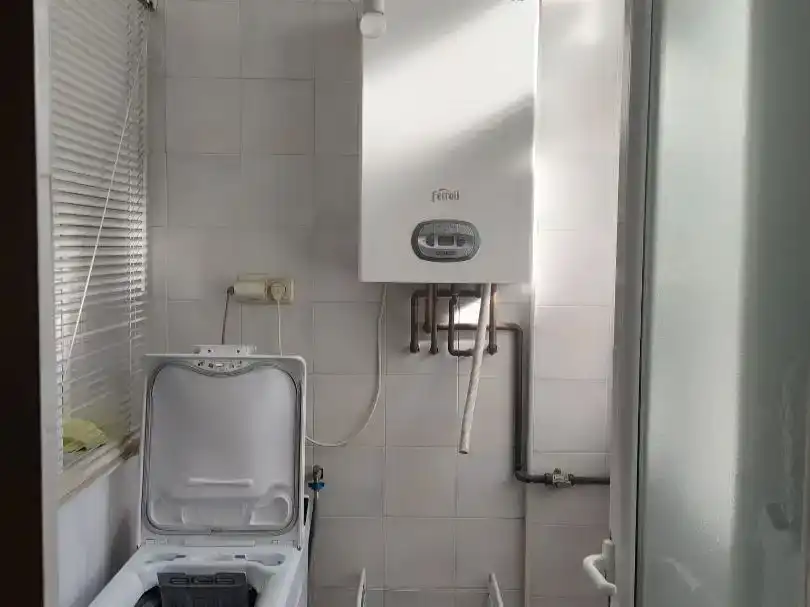 Baño de Ático de alquiler en  Granada Capital con Aire acondicionado y Balcón