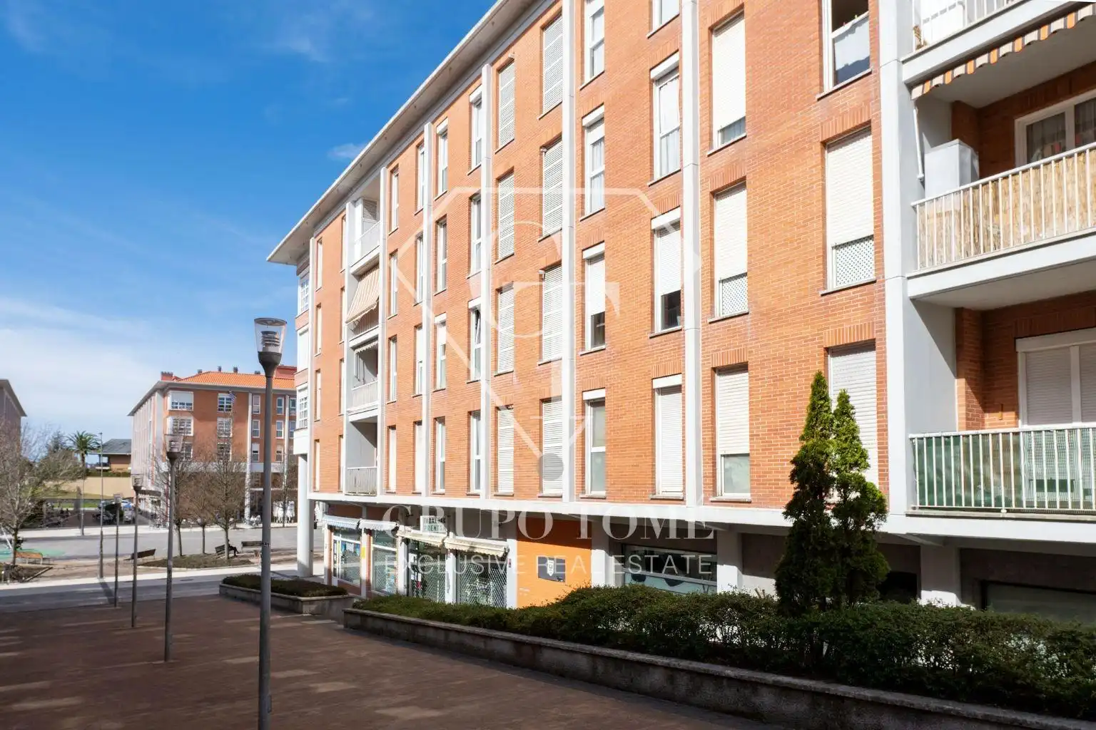 Vista exterior de Pis en venda en Donostia - San Sebastián  amb Calefacció i Moblat