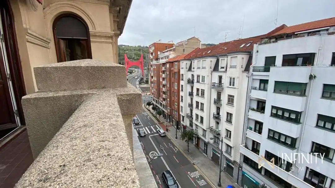 Vista exterior de Piso de alquiler en Bilbao  con Calefacción, Terraza y Balcón