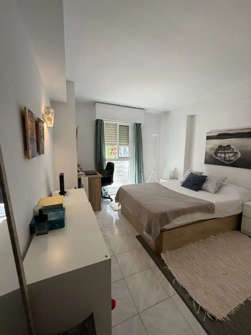 Habitación de Apartamento en venta en Benalmádena con Calefacción y Terraza