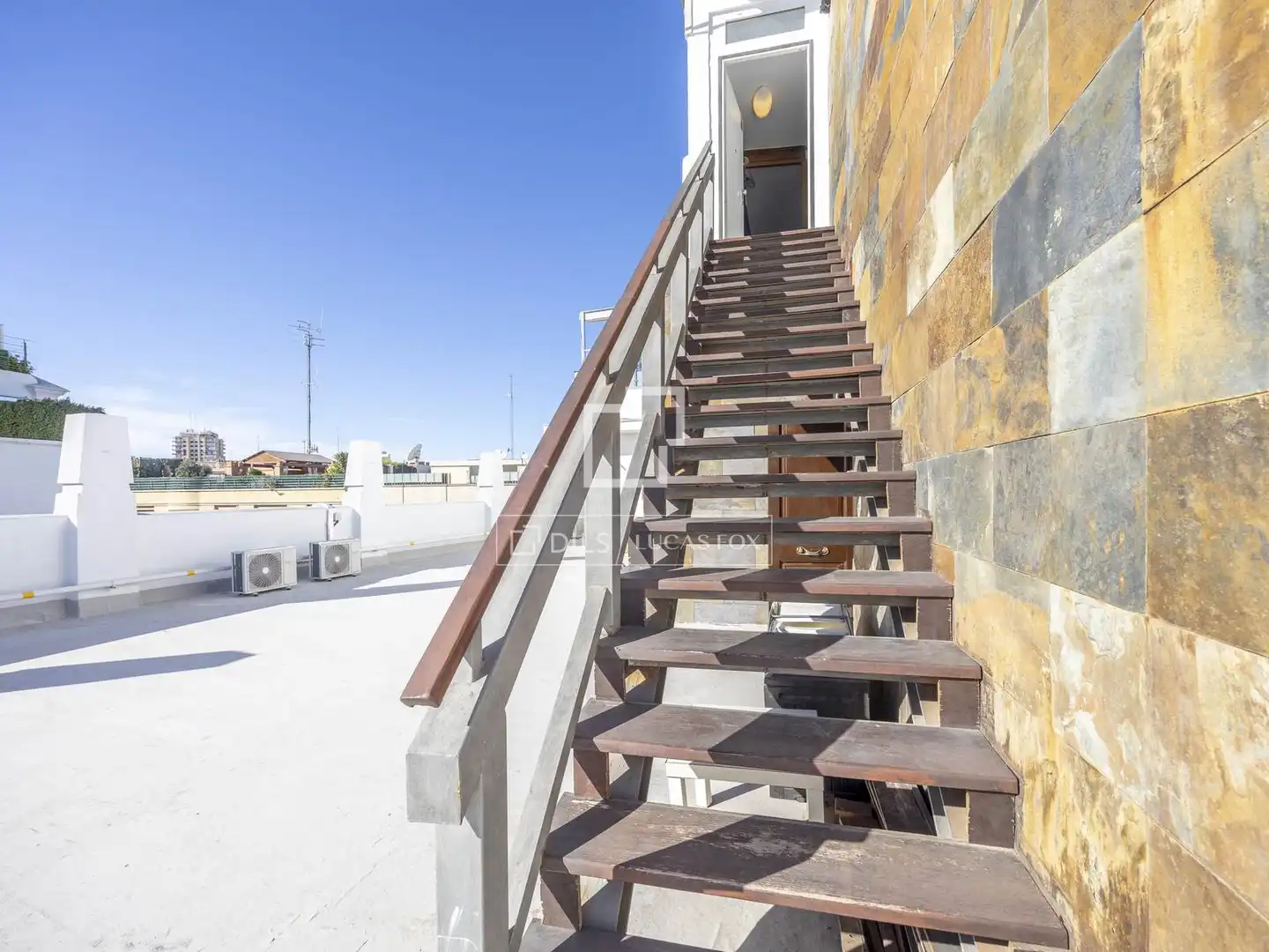 Terrasse von Dachboden zum Verkauf in Valencia del Ventoso mit Klimaanlage, Terrasse und Balkon