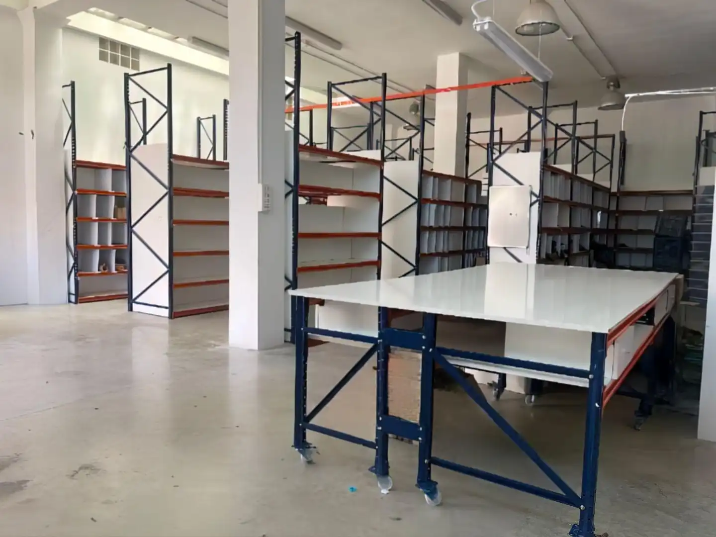 Office for rent in Novelda  with Air Conditioner and Furnished