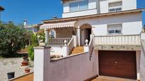 Vista exterior de Casa o xalet en venda en Santa Oliva amb Calefacció, Terrassa i Moblat