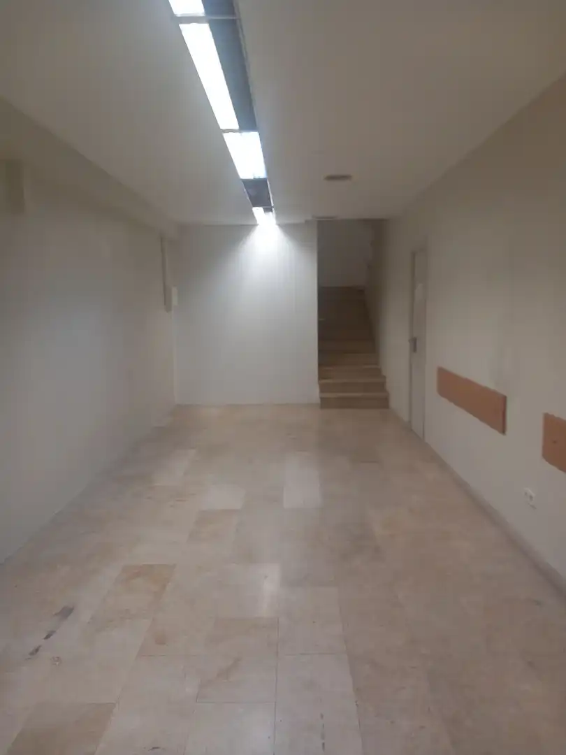 Local comercial en alquiler en Eixample, imagen 4