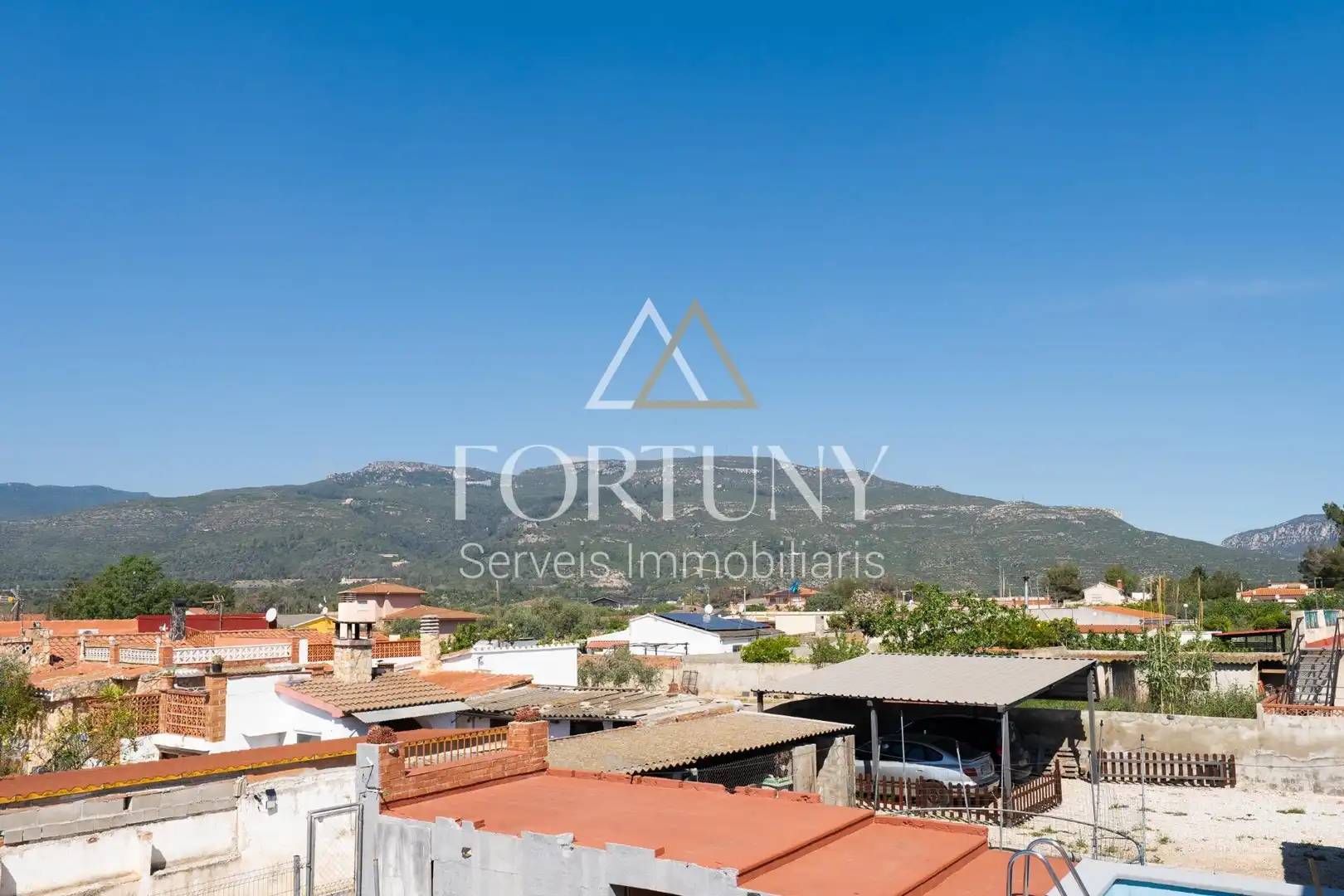 Vista exterior de Casa o xalet en venda en Alcover amb Aire condicionat, Jardí privat i Terrassa