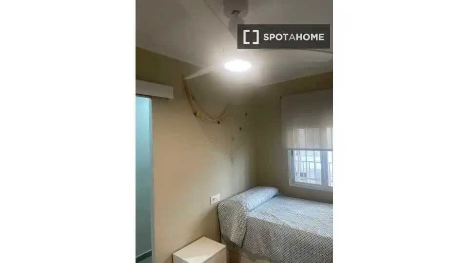 Schlafzimmer von Wohnung zur Miete in Cullera mit Klimaanlage, Heizung und Möbliert