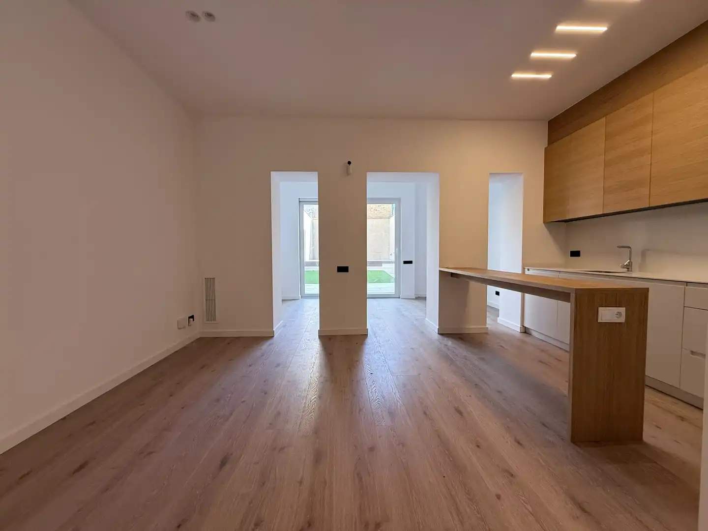 Cuina de Planta baixa en venda en Barcelona amb Aire condicionat, Calefacció i Jardí privat
